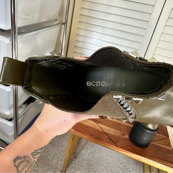 BCBG generation hunter green Studded heeled boots - Picture 5 of 6